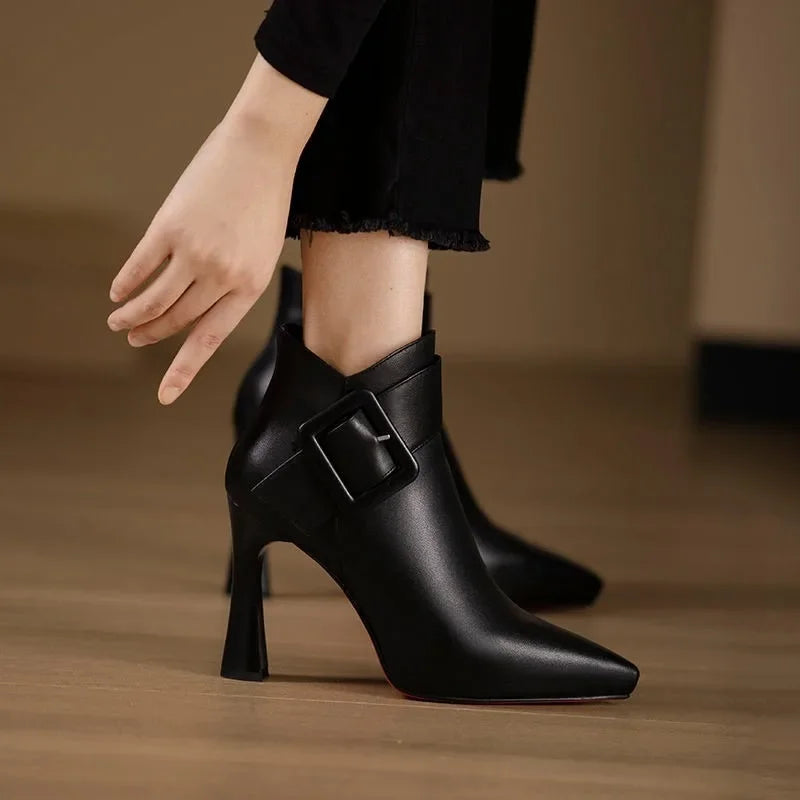 Helena | Botas de salto alto com fivela