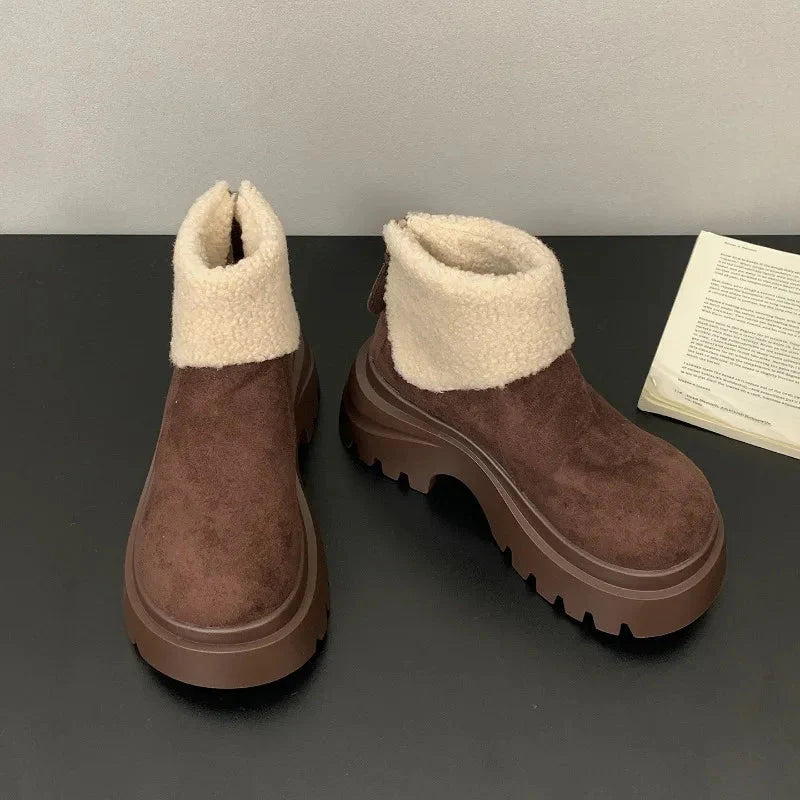 Jazmin | Plataforma grossa e design minimalista para um inverno com estilo